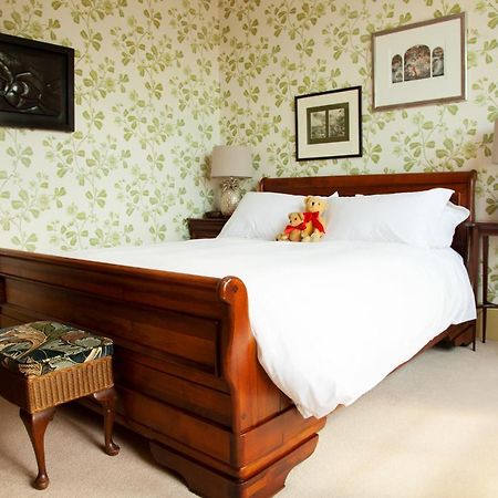 St Katharine'S House Bed & Breakfast มิลฟอร์ดเฮเวน ภายนอก รูปภาพ