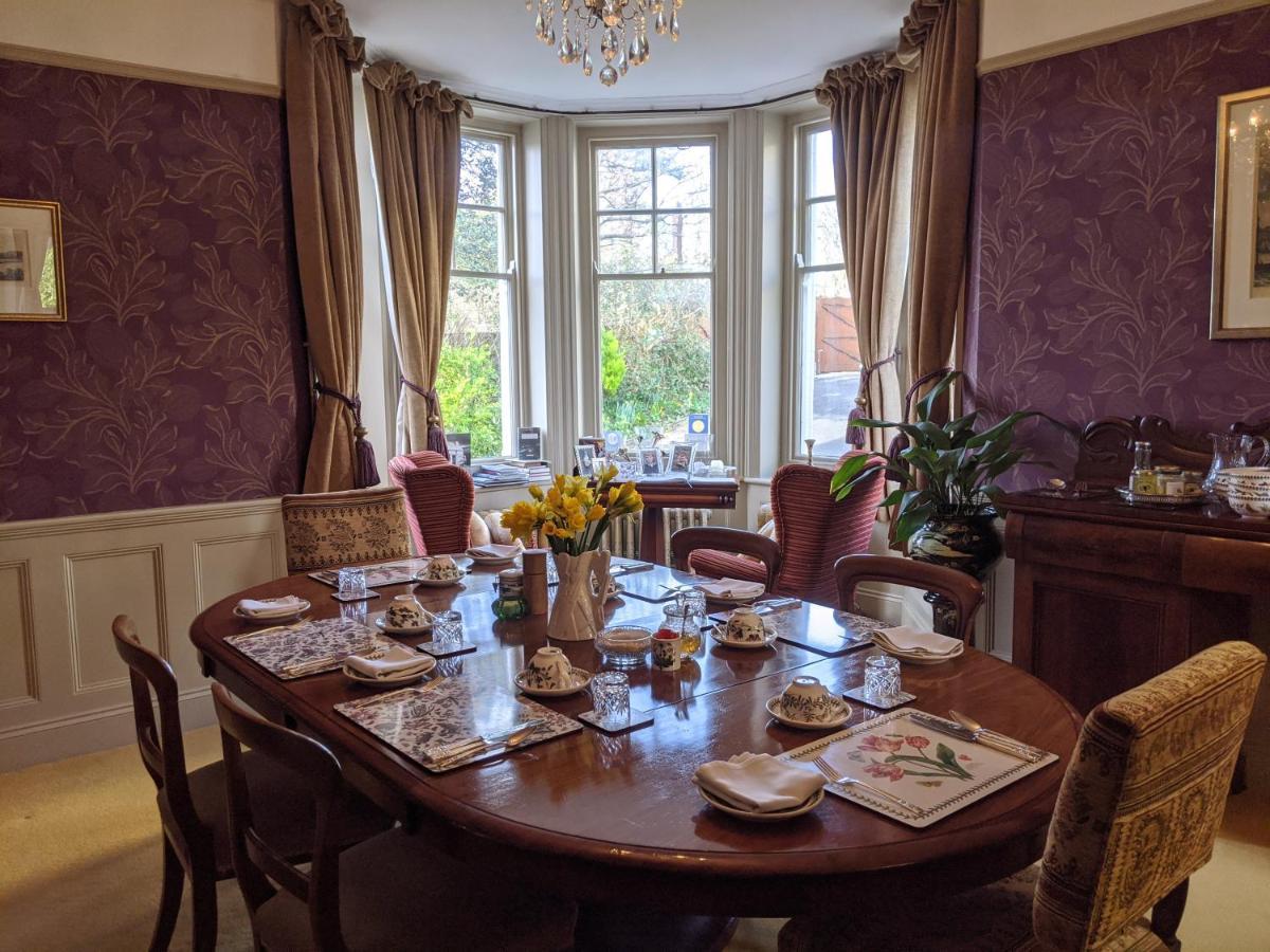 St Katharine'S House Bed & Breakfast มิลฟอร์ดเฮเวน ภายนอก รูปภาพ
