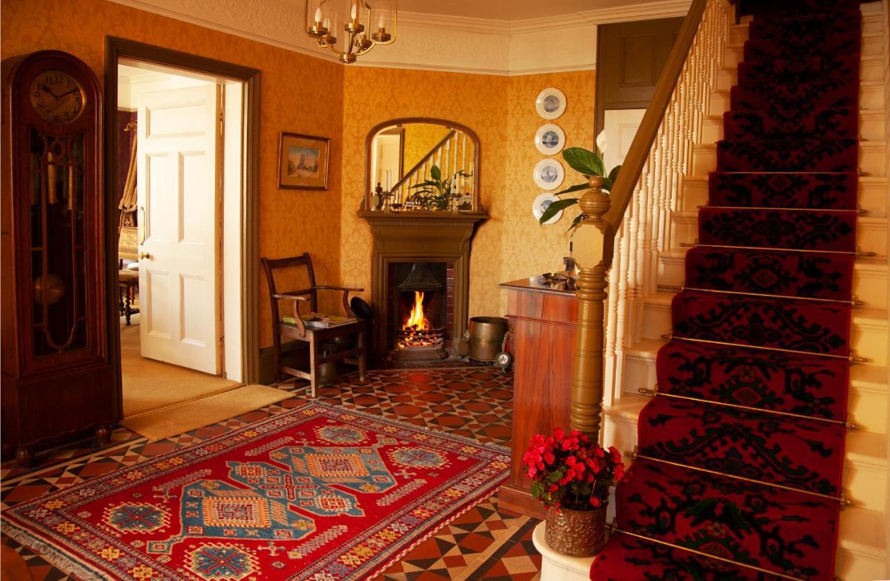 St Katharine'S House Bed & Breakfast มิลฟอร์ดเฮเวน ภายนอก รูปภาพ